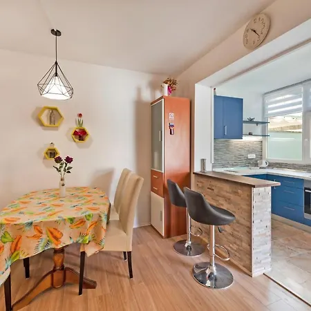 Appartement Nika Solitudo