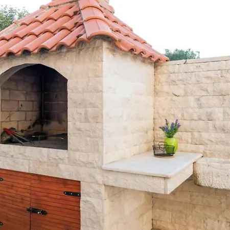 Διαμέρισμα Nika Solitudo *